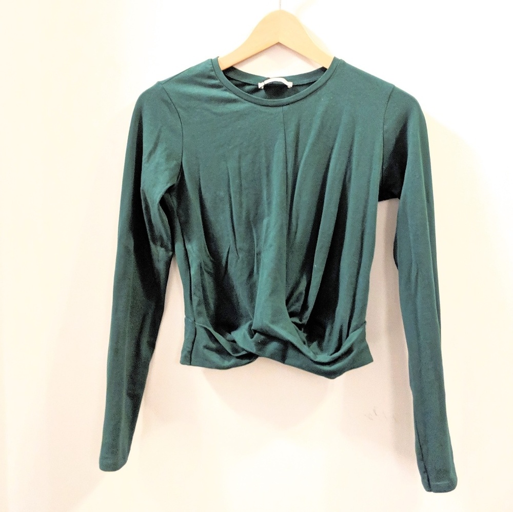 NWT Zara × Green Long Sleeve Crop Twist Tee